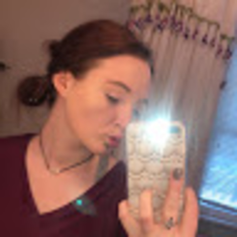 Meet your Posher, Chloe
